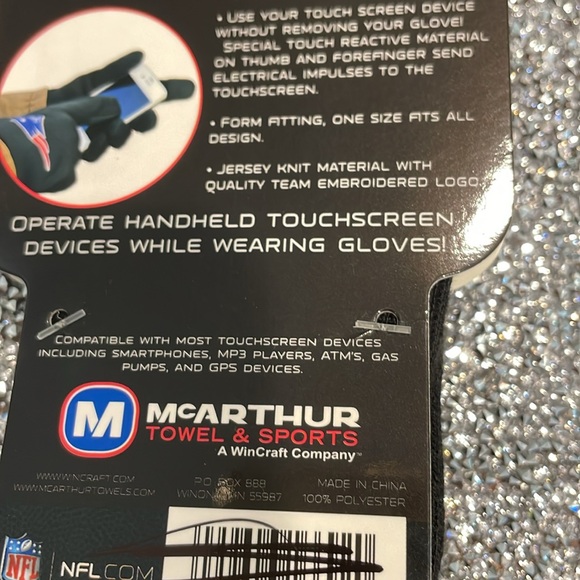 NWT SF 49ers gloves with technology index fingers. Embroidered SF logo on both. - Picture 6 of 9